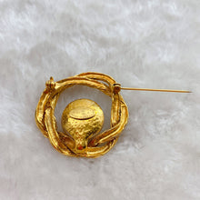 Load image into Gallery viewer, CHANEL Pearl brooch