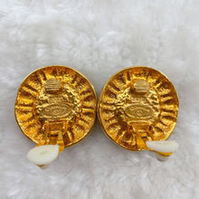 Load image into Gallery viewer, Chanel pearl earrings