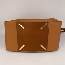Load image into Gallery viewer, Loewe Hammock shoulder bag