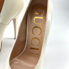 Load image into Gallery viewer, Gucci bow-embellished patent leather pumps