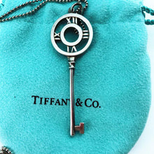 Load image into Gallery viewer, Tiffany Key necklace