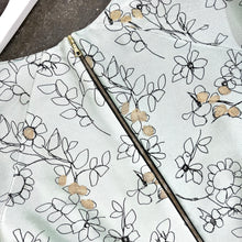 Load image into Gallery viewer, Marni Flower V-neck top