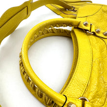 Load image into Gallery viewer, Balenciaga City Giant Bag Leather Medium