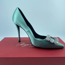 Load image into Gallery viewer, Roger vivier Natural Flower Strass Buckle Satin Point Toe Pum