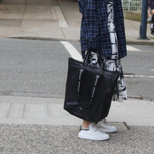 Load image into Gallery viewer, Balenciaga Agneau Logo Printed Carry Tote TWS