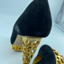 Load image into Gallery viewer, Vero Cuoio High Heels Size 36