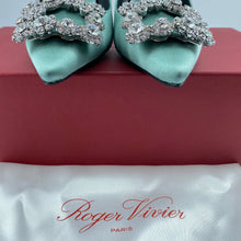 Load image into Gallery viewer, Roger vivier Natural Flower Strass Buckle Satin Point Toe Pum