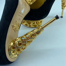 Load image into Gallery viewer, Vero Cuoio High Heels Size 36