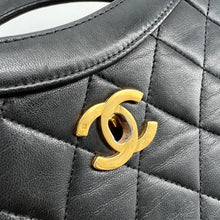 Load image into Gallery viewer, Chanel Vintage 31 Bag