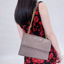 Load image into Gallery viewer, Tory Burch Fleming Convertible Shoulder Bag