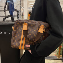 Load image into Gallery viewer, Louis Vuitton Sac Bosphore Handbag TWS POP
