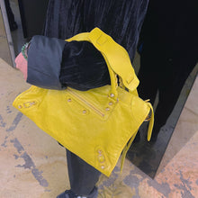 Load image into Gallery viewer, Balenciaga City Giant Bag Leather Medium