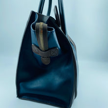 Load image into Gallery viewer, Celine Celine Leather Luggage Medium Tote Bag