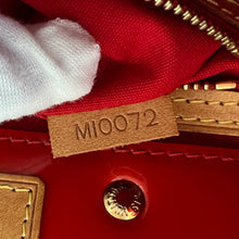 Load image into Gallery viewer, Louis Vuitton 2002 Vernis Reade PM handbag