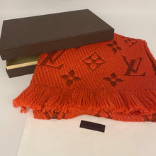 Load image into Gallery viewer, Louis Vuitton Red Yarn Scarf
