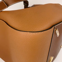 Load image into Gallery viewer, Loewe Hammock shoulder bag