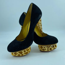 Load image into Gallery viewer, Vero Cuoio High Heels Size 36