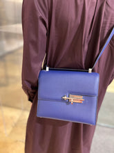 Load image into Gallery viewer, Hermes verrou 21 leather bag