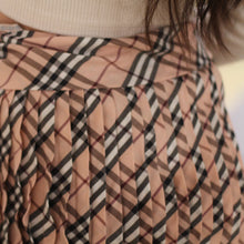 Load image into Gallery viewer, Burberry checked mini skirt