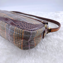 Load image into Gallery viewer, ETRO Cloth Flower Pouch