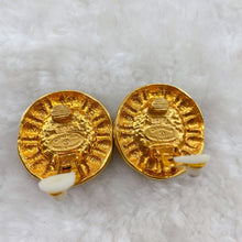 Load image into Gallery viewer, Chanel pearl earrings