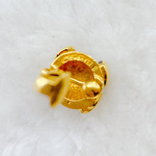 Load image into Gallery viewer, Chanel vintage single earring
