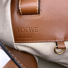Load image into Gallery viewer, Loewe Hammock shoulder bag