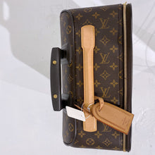 Load image into Gallery viewer, Louis Vuitton pegase 55 carry on