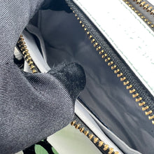 Load image into Gallery viewer, Marc Jacobs Snapshot leather bag