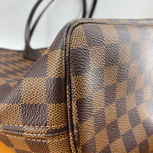 Load image into Gallery viewer, Louis Vuitton Damier Neverfull MM