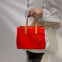 Load image into Gallery viewer, Louis Vuitton 2002 Vernis Reade PM handbag