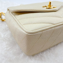 Load image into Gallery viewer, Chanel Cream Vintage Caviar Leather V Stitch Shoulder Bag