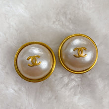 Load image into Gallery viewer, CHANEL vintage pearl gold earrings TWS