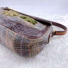 Load image into Gallery viewer, ETRO Cloth Flower Pouch