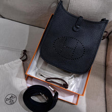 Load image into Gallery viewer, Hermes Evelyn 16 Black