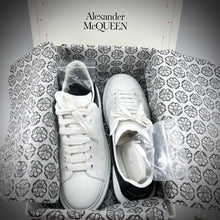 Load image into Gallery viewer, Alexander McQueen Larry sneaker