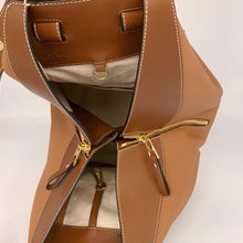 Load image into Gallery viewer, Loewe Hammock shoulder bag