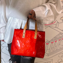 Load image into Gallery viewer, Louis Vuitton 2002 Vernis Reade PM handbag
