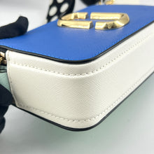 Load image into Gallery viewer, Marc Jacobs Snapshot leather bag
