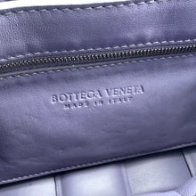 Load image into Gallery viewer, BOTTEGA VENETA Chain Cassette bag