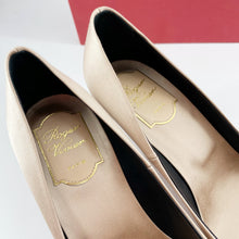 Load image into Gallery viewer, Roger Vivier heels