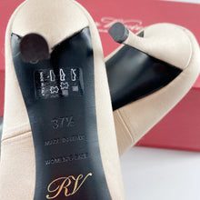 Load image into Gallery viewer, Roger Vivier heels