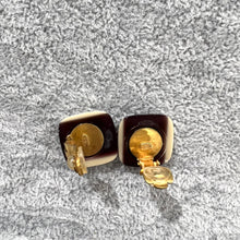 Load image into Gallery viewer, CHANEL CC logo earrings