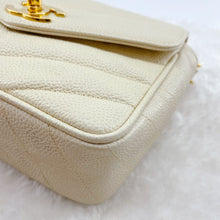 Load image into Gallery viewer, Chanel Cream Vintage Caviar Leather V Stitch Shoulder Bag