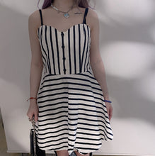 Load image into Gallery viewer, Alice+Olivia strip dress