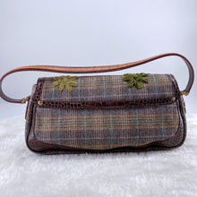 Load image into Gallery viewer, ETRO Cloth Flower Pouch