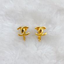 Load image into Gallery viewer, Chanel vintage gold ear clips