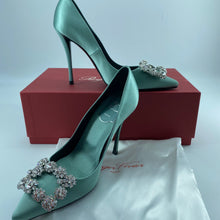 Load image into Gallery viewer, Roger vivier Natural Flower Strass Buckle Satin Point Toe Pum