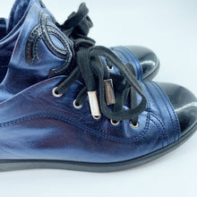 Load image into Gallery viewer, Chanel Sneakers size 39