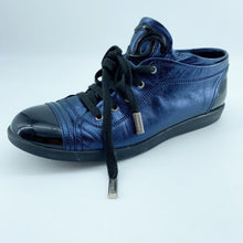 Load image into Gallery viewer, Chanel Sneakers size 39